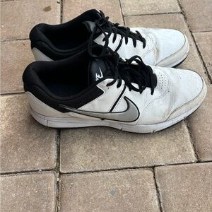 Nike Men's Black and White Golf Shoes